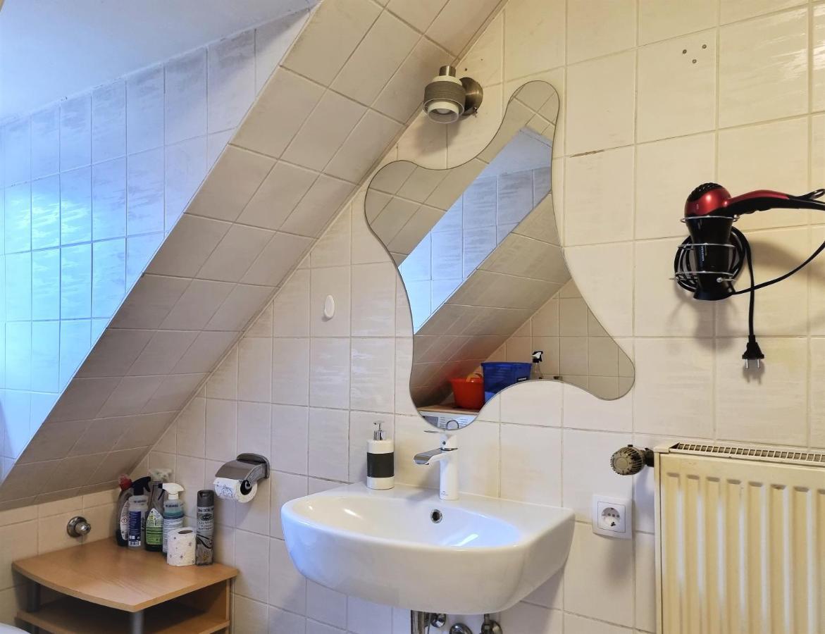 Bayreuth, Grosse Im Haus Mit Kunst, 3 Schlafzimmer, Kueche, Parkplatz Appartamento *