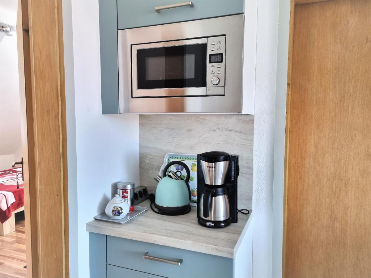 Appartamento Bayreuth, Grosse Im Haus Mit Kunst, 3 Schlafzimmer, Kueche, Parkplatz Bayreuth