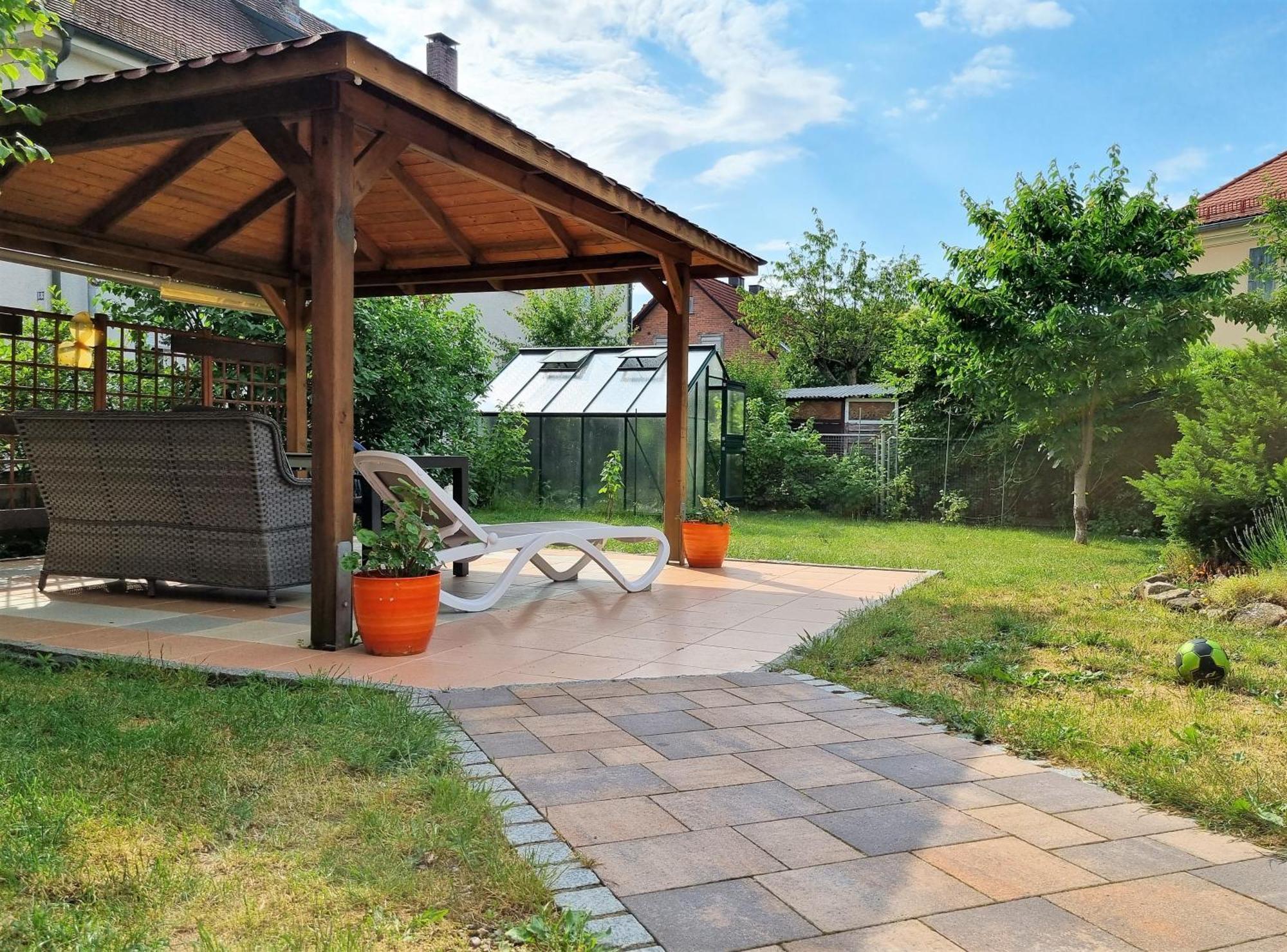 Bayreuth, Grosse Im Haus Mit Kunst, 3 Schlafzimmer, Kueche, Parkplatz * Bayreuth