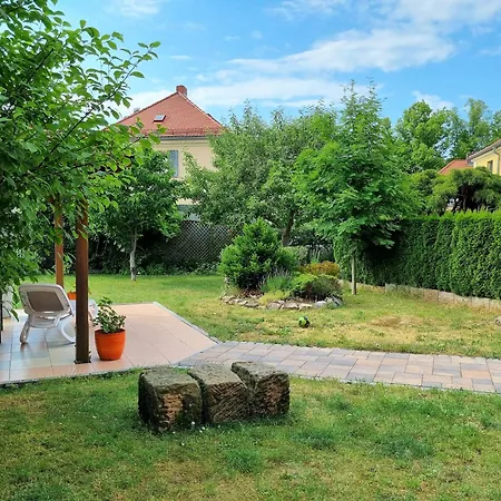 Apartment Bayreuth, Grosse Ferienwohnung Im Haus Mit Kunst, 3 Schlafzimmer, Kueche, Parkplatz Extérieur photo