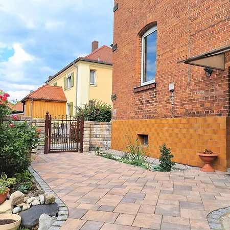 Apartment Bayreuth, Grosse Ferienwohnung Im Haus Mit Kunst, 3 Schlafzimmer, Kueche, Parkplatz Extérieur photo