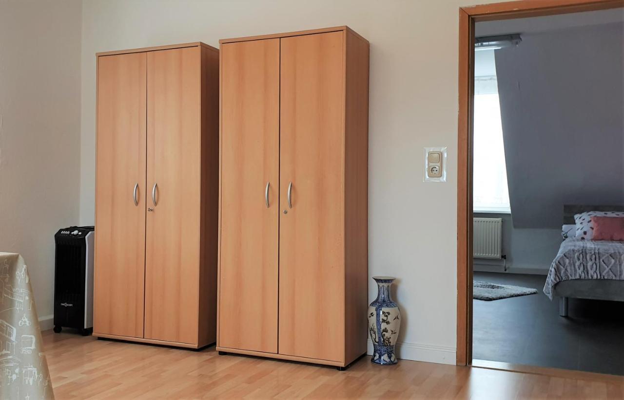 Appartement Bayreuth, Grosse Im Haus Mit Kunst, 3 Schlafzimmer, Kueche, Parkplatz *