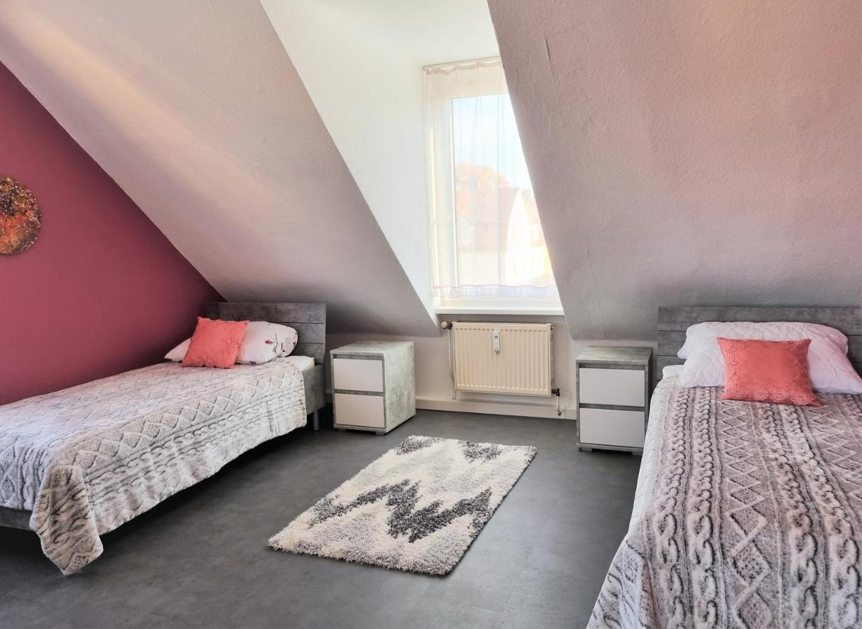 Bayreuth, Grosse Im Haus Mit Kunst, 3 Schlafzimmer, Kueche, Parkplatz *