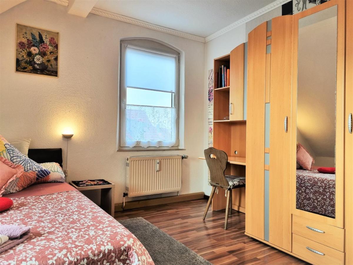 Bayreuth, Grosse Im Haus Mit Kunst, 3 Schlafzimmer, Kueche, Parkplatz Bayreuth