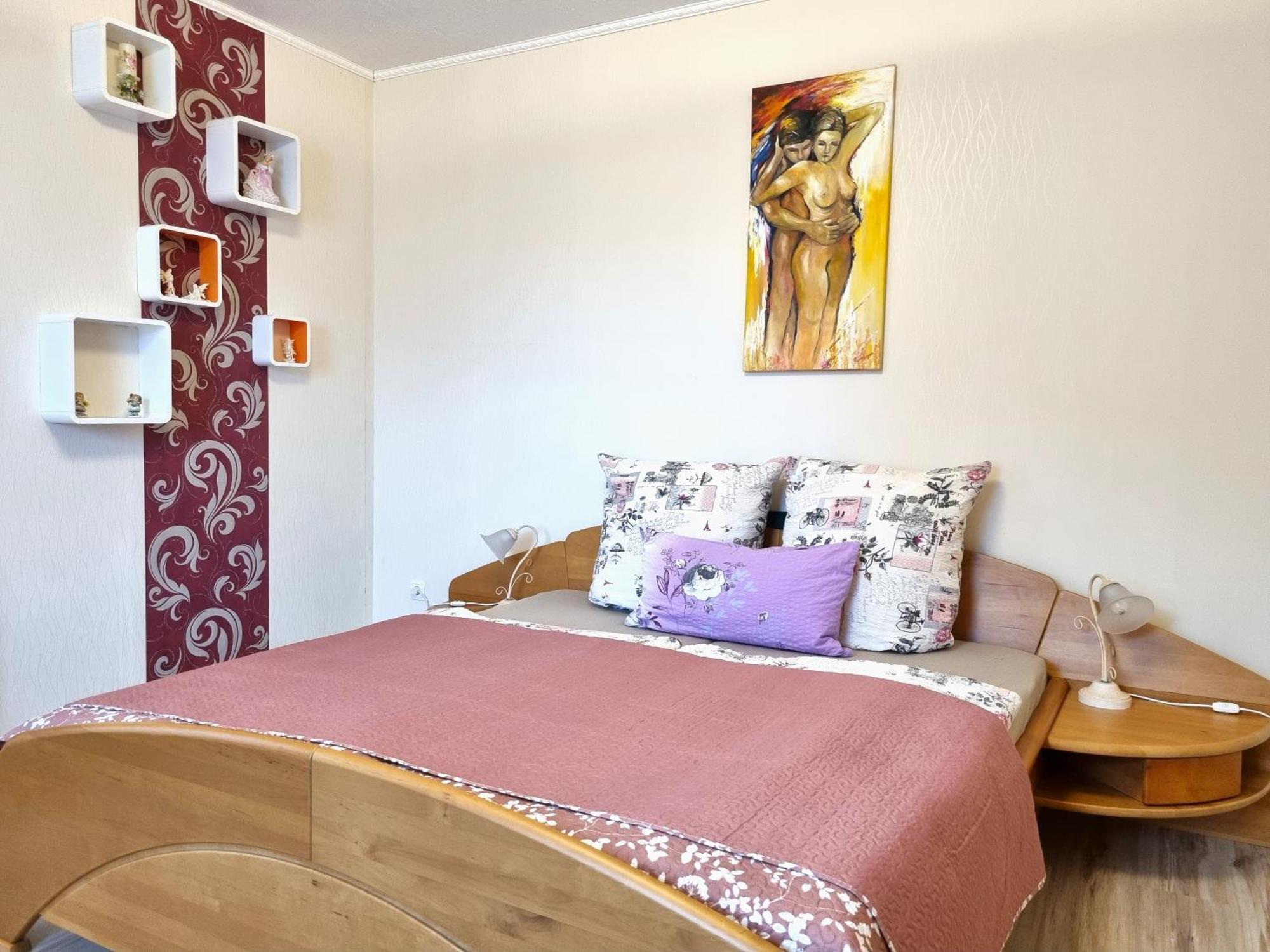 Bayreuth, Grosse Im Haus Mit Kunst, 3 Schlafzimmer, Kueche, Parkplatz Appartement