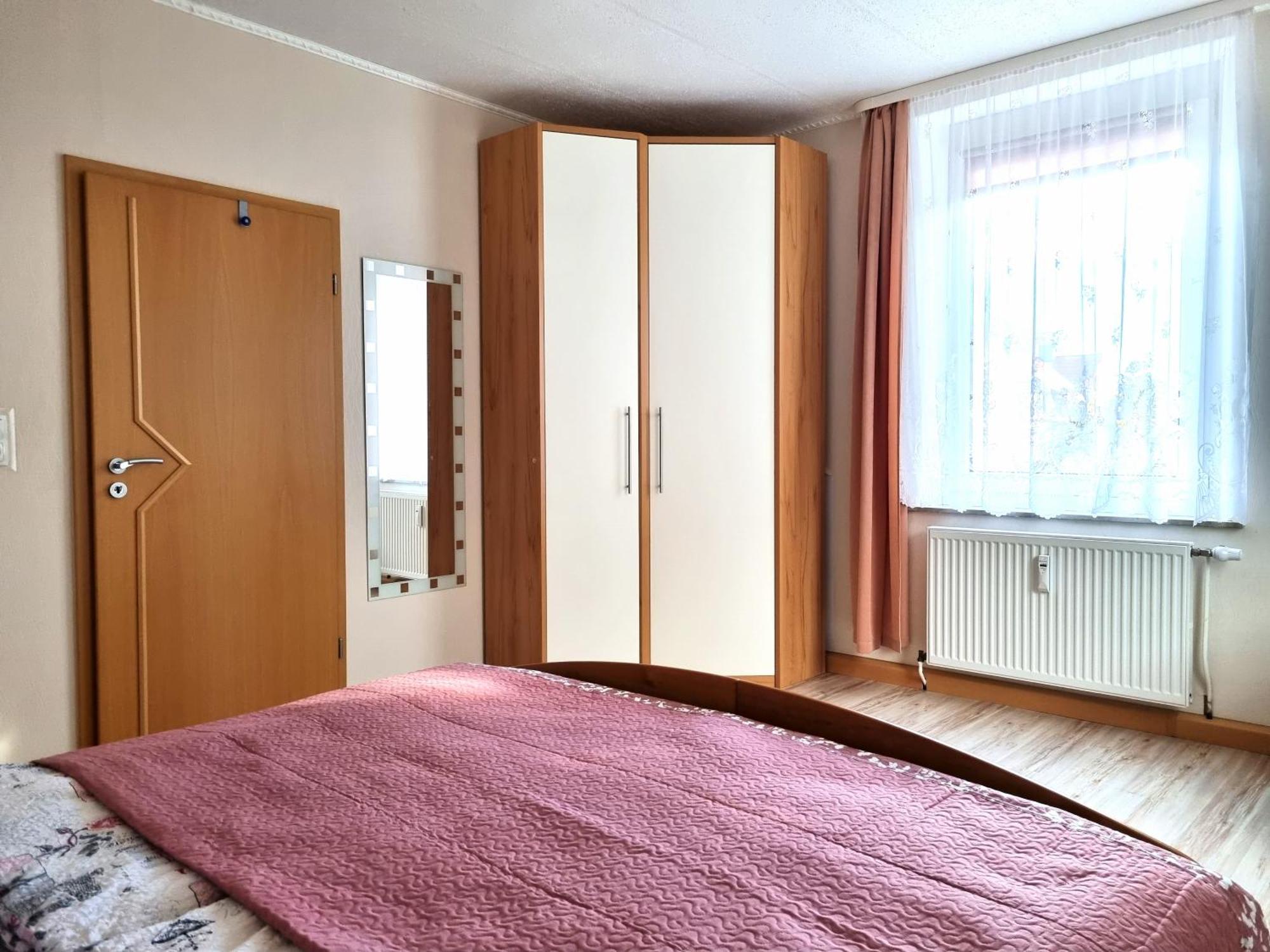 Appartement Bayreuth, Grosse Im Haus Mit Kunst, 3 Schlafzimmer, Kueche, Parkplatz Bayreuth