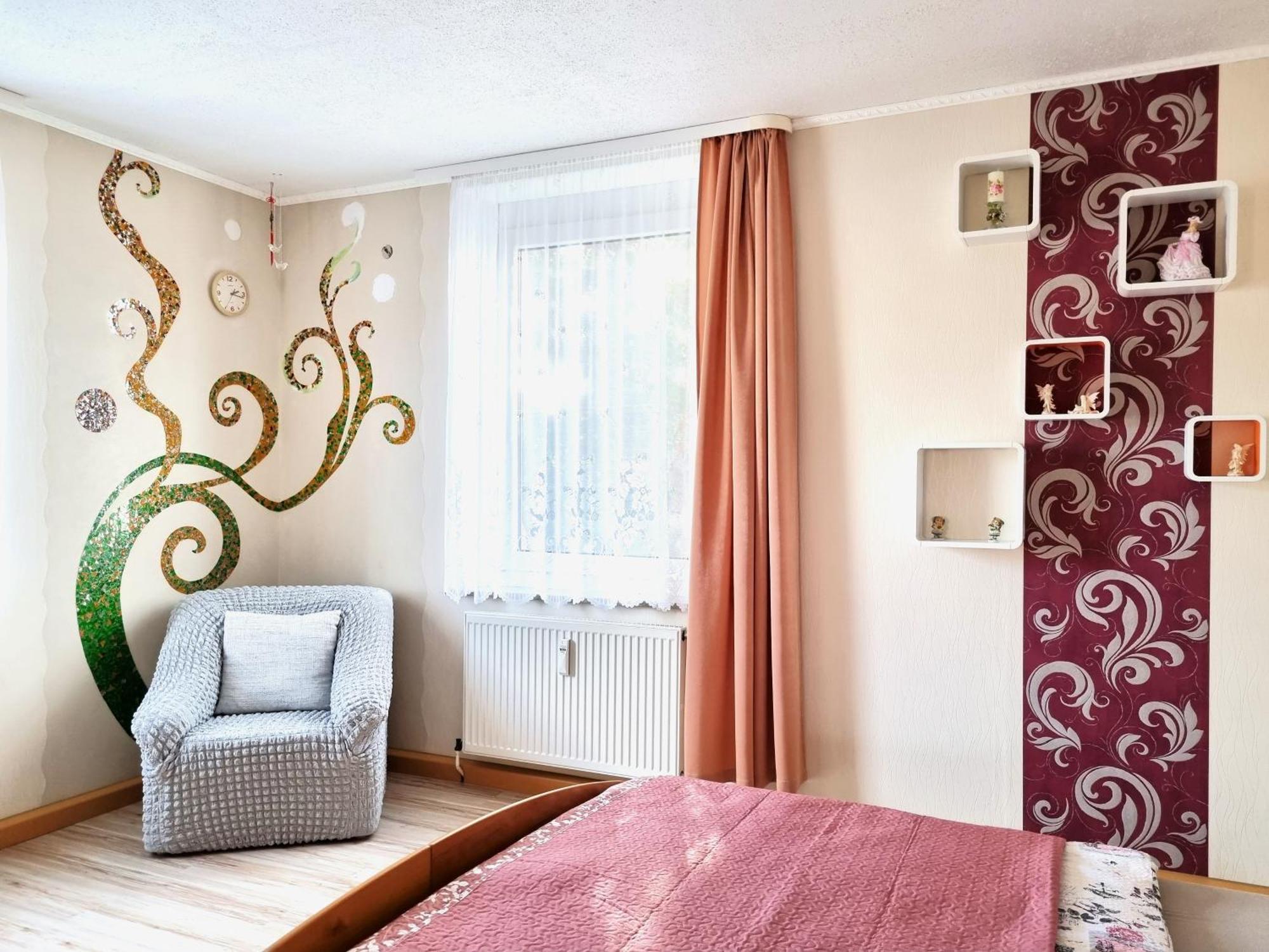 Bayreuth, Grosse Im Haus Mit Kunst, 3 Schlafzimmer, Kueche, Parkplatz Bayreuth